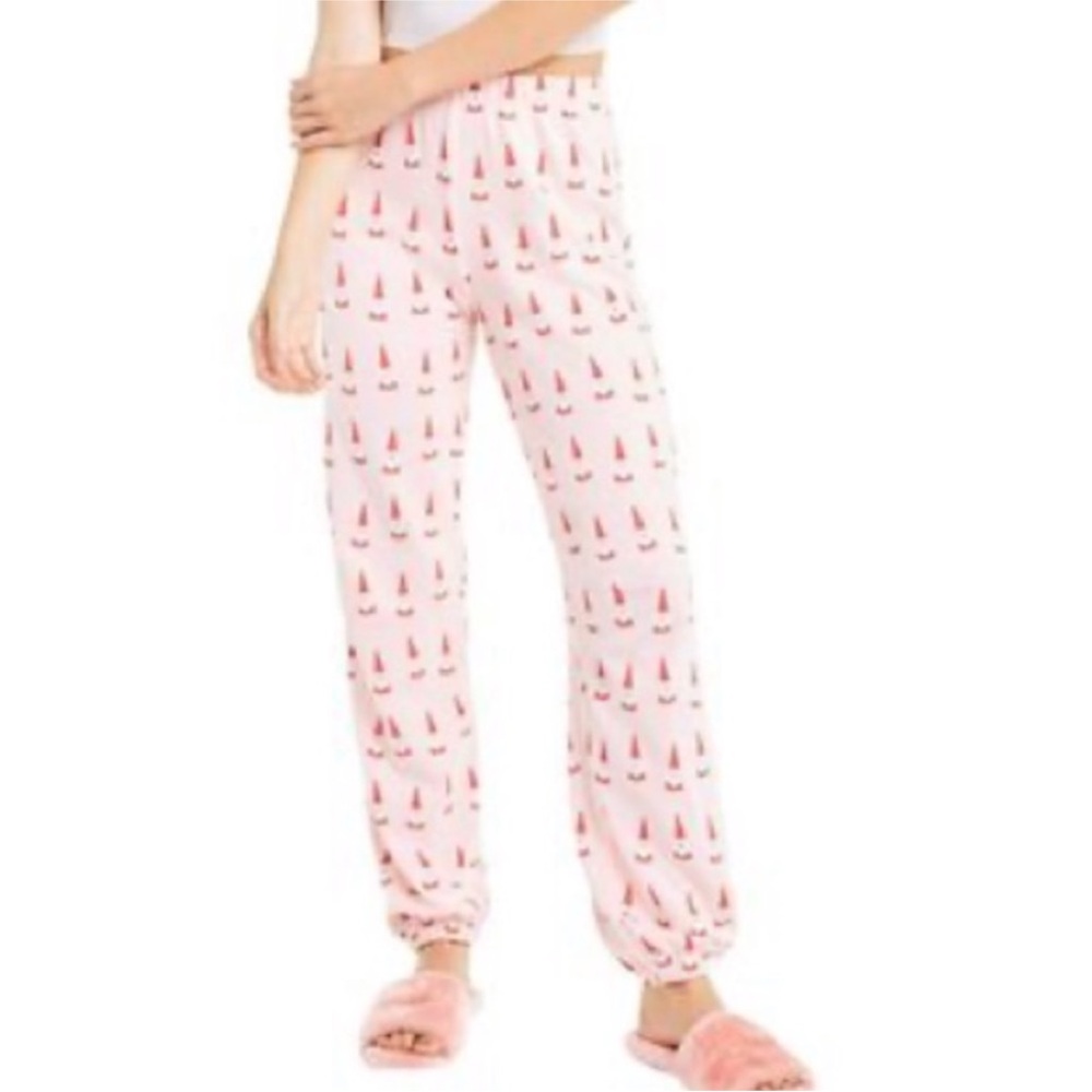 Wildfox Pink Santa Christmas Holiday Gnome Print Pajama Set
XS top S bottoms - Picture 2 of 3